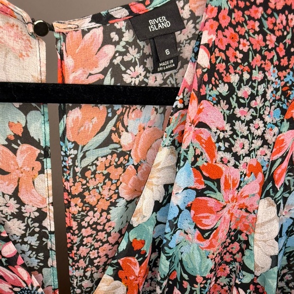 River Island Floral Long Sleeve Mini Dress | Size 6 (UK) - Picture 2 of 4
